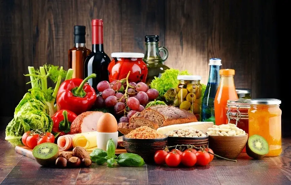 Food and beverage sauces and condiments
